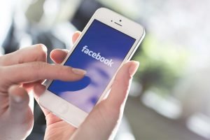 Social media finally barred as VPNs stop working in Kashmir