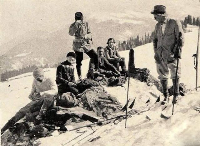 Skiers in Gulmarg (1934)
