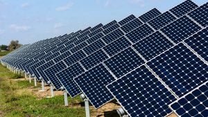J-K to solarize government buildings, create over 10k jobs