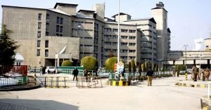 SKIMS cancels sanctioned leaves of staff
