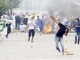 Protests, clashes with forces follow Eid prayers in Kashmir