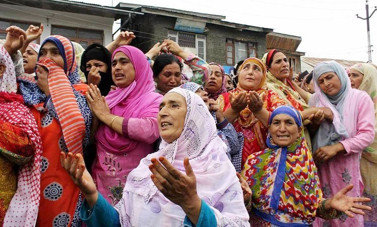 Thousands participate in funeral of Hizb militant Aaquib Gul