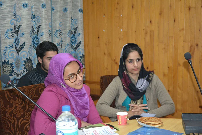 Creative Writing Workshop enraptures youth in Pulwama