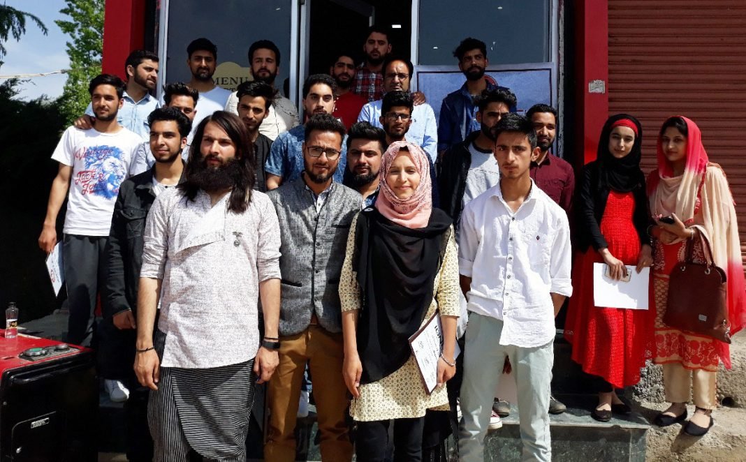 IGNITE - Interactive session on 'Entrepreneurship' held in Shopian IGNITE - Interactive session on 'Entrepreneurship' held in Shopian