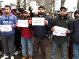 Students protest against attacks on Kashmiris outside Valley
