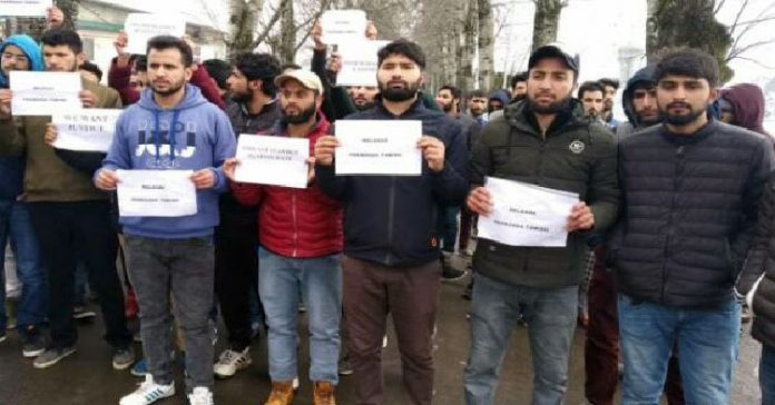 Students protest against attacks on Kashmiris outside Valley