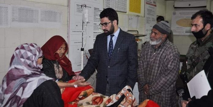 DDC Pulwama Syed Abid Rasheed Shah pays surprise visit to District Hospital
