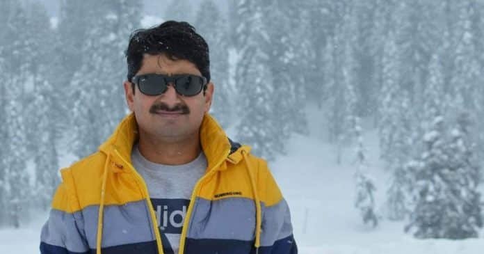 Shopkeeper shot dead in Baramulla Shopkeeper shot dead in Baramulla