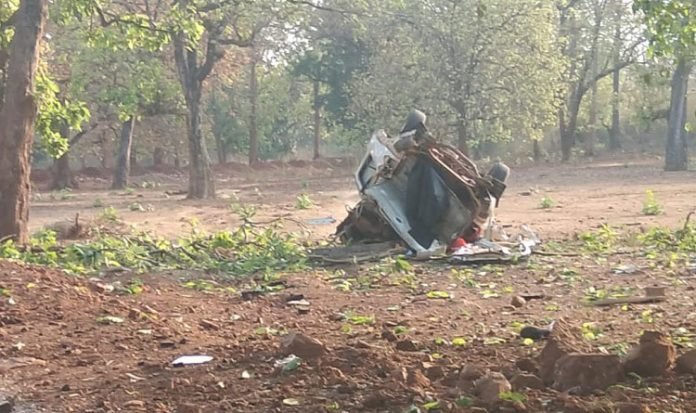 Dantewada MLA, 5 cops killed in Naxals' attack in Chhattisgarh Dantewada MLA, 5 cops killed in Naxals' attack in Chhattisgarh