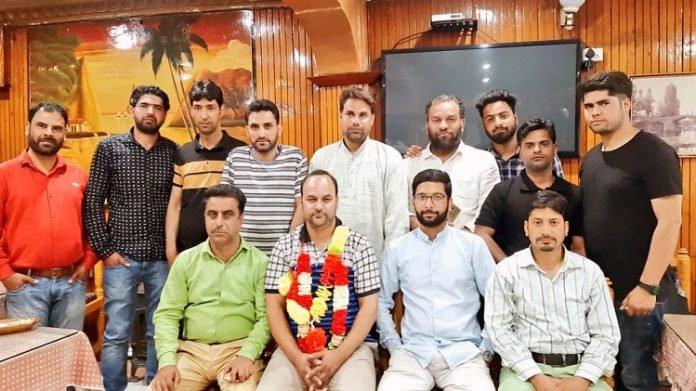 Shopian-Pulwama Working Journalists' Guild elects its president Shopian-Pulwama Working Journalists' Guild elects its president