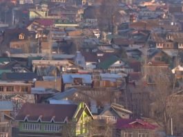 Aerial view of closely adjacent houses in Srinagar