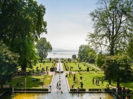 Nishat Garden in Srinagar