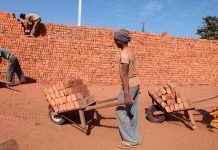 Pollution Control Committee asks DC Pulwama to shut down illegal brick kilns Labourers in a brick kiln