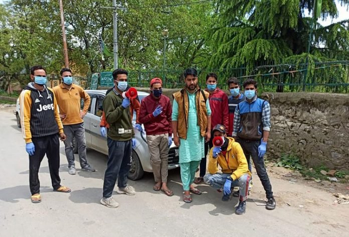 Arshid Bhat (dressed in light green) of Dadoora village runs the Awaam Ki Awaaz group Arshid Bhat (dressed in light green) of Dadoora village runs the Awaam Ki Awaaz group
