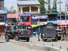 Government forces lay siege during a gunfight in Pulwama