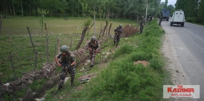 Militants attack CRPF in Handwara