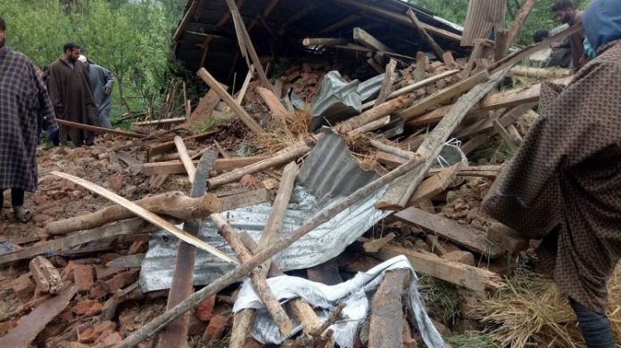 Structure damaged during gunfight in Kulgam Structure damaged during gunfight in Kulgam