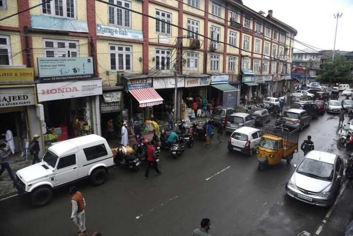 A view of private transport on one of the roads in Srinagar city A view of private transport on one of the roads in Srinagar city