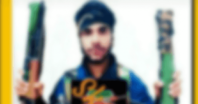 Brandishing weapons, Pulwama youth's picture goes viral on social media