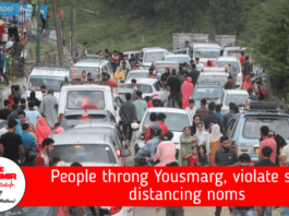 People throng Yousmarg, violate social distancing noms