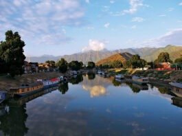 Jhelum River in Srinagar
