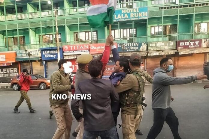 Three BJP leaders from Kupwara detained for hoisting tricolour Three BJP leaders from Kupwara detained for hoisting tricolour