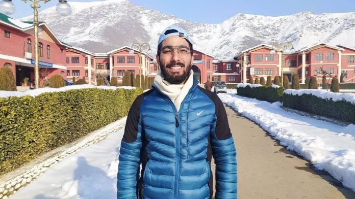 Farhan Majeed is youngest qualified pilot of Kashmir
