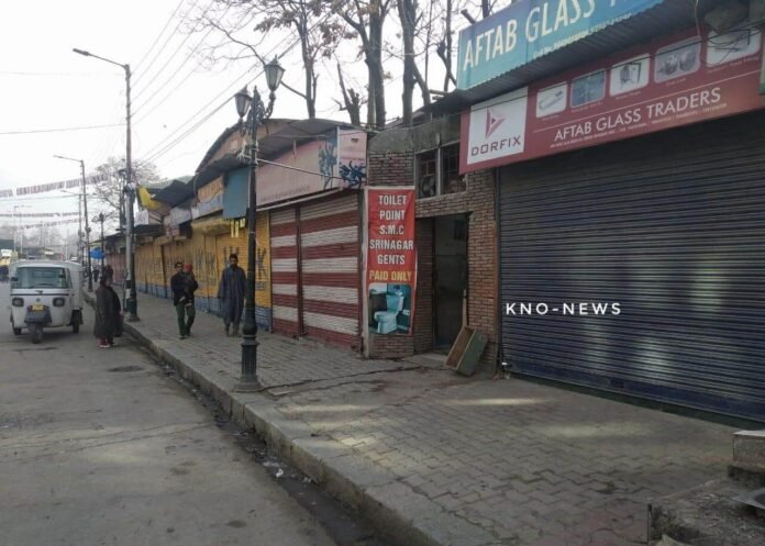 Lawaypora Gunfight - Spontaneous shutdown in Srinagar markets Lawaypora Gunfight - Spontaneous shutdown in Srinagar markets