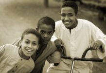 Embracing contentment as a key to mental well-being Children - Brotherhood - Happy