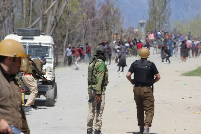 Clashes between local protestors and security forces in Kakapora village during a gunfight Clashes between local protestors and security forces in Kakapora village during a gunfight