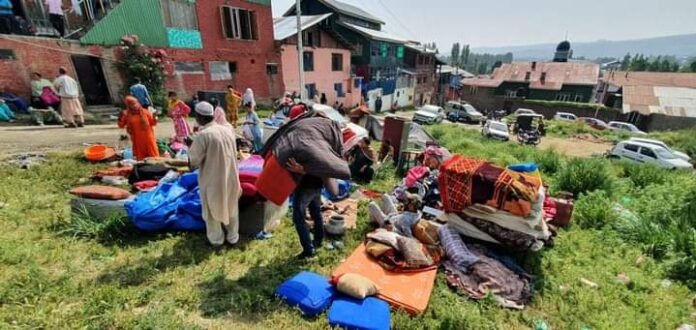 30 families rendered homeless in Noorbagh Baramulla blaze 30 families rendered homeless in Noorbagh Baramulla blaze