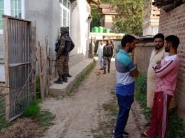 SPO along with wife, daughter shot dead in Pulwama