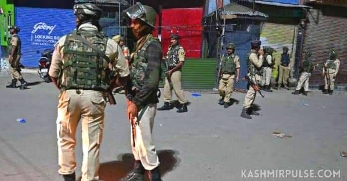 Cop injured as militants attack police party in Nawa Kadal Srinagar Cop injured as militants attack police party in Nawa Kadal Srinagar