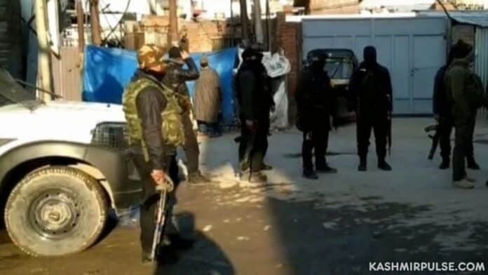 Cop escapes unharmed in militant attack at Batamaloo Srinagar
