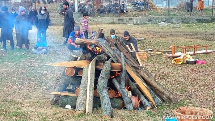 Muslims perform last rites of Kashmiri Pandit lady Pulwama