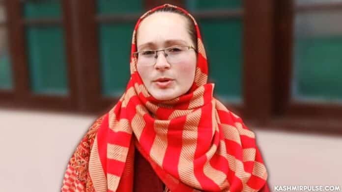 Ukrainian bride in Kashmir urges world to stop war in her country