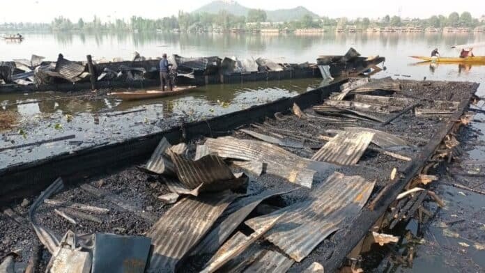 7 houseboats, 3 wooden sheds damaged in midnight blaze at Nigeen Lake 7 houseboats, 3 wooden sheds damaged in midnight blaze at Nigeen Lake