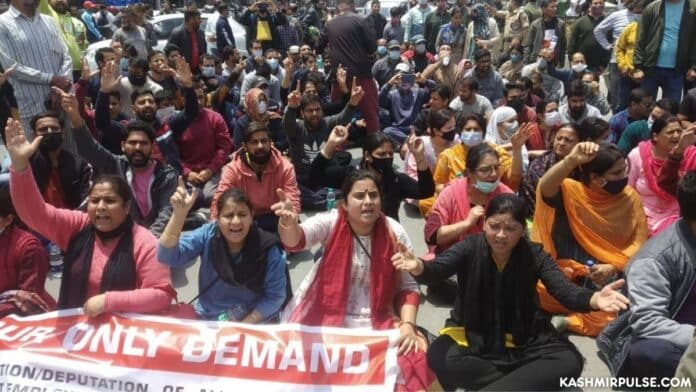 Kashmir Pandits continue protests, demand relocation
