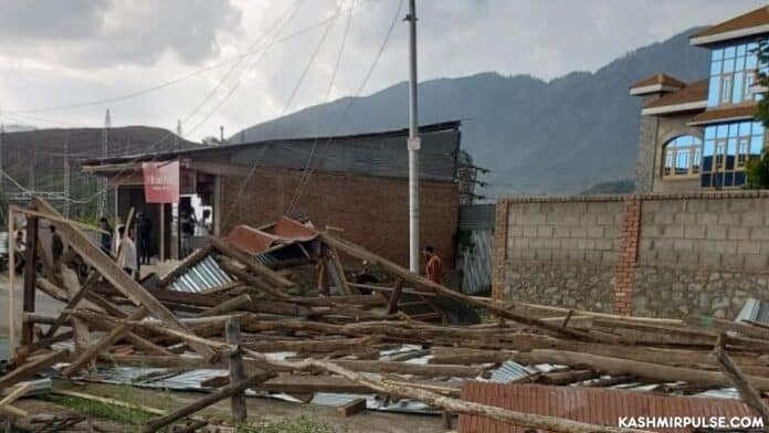 Windstorm: Woman killed in Anantnag