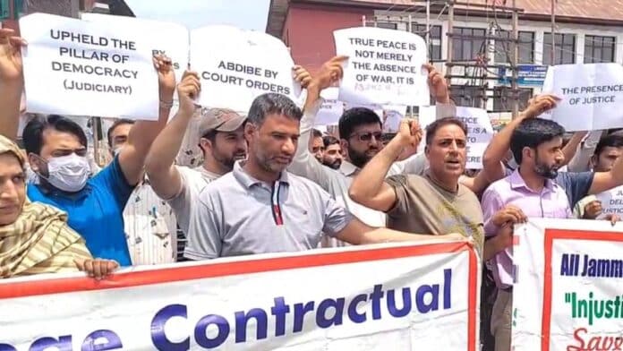 College contractual teachers protest in Srinagar