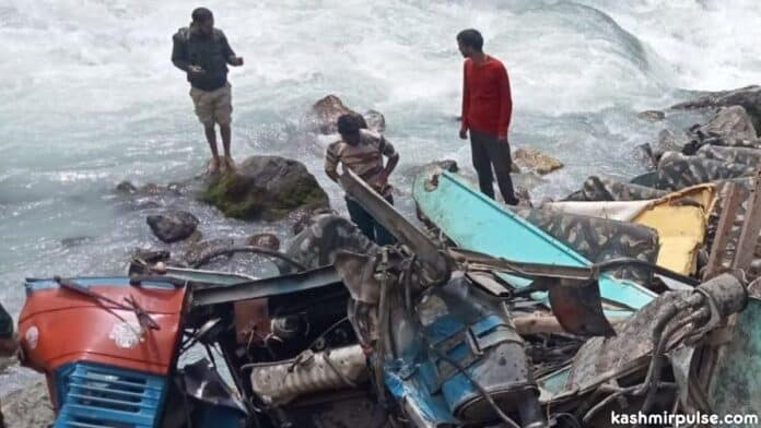7 ITBP personnel dead, 32 injured as bus falls into gorge in Pahalgam