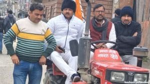 Man drives tractor from UP to Kashmir to support Rahul Gandhi