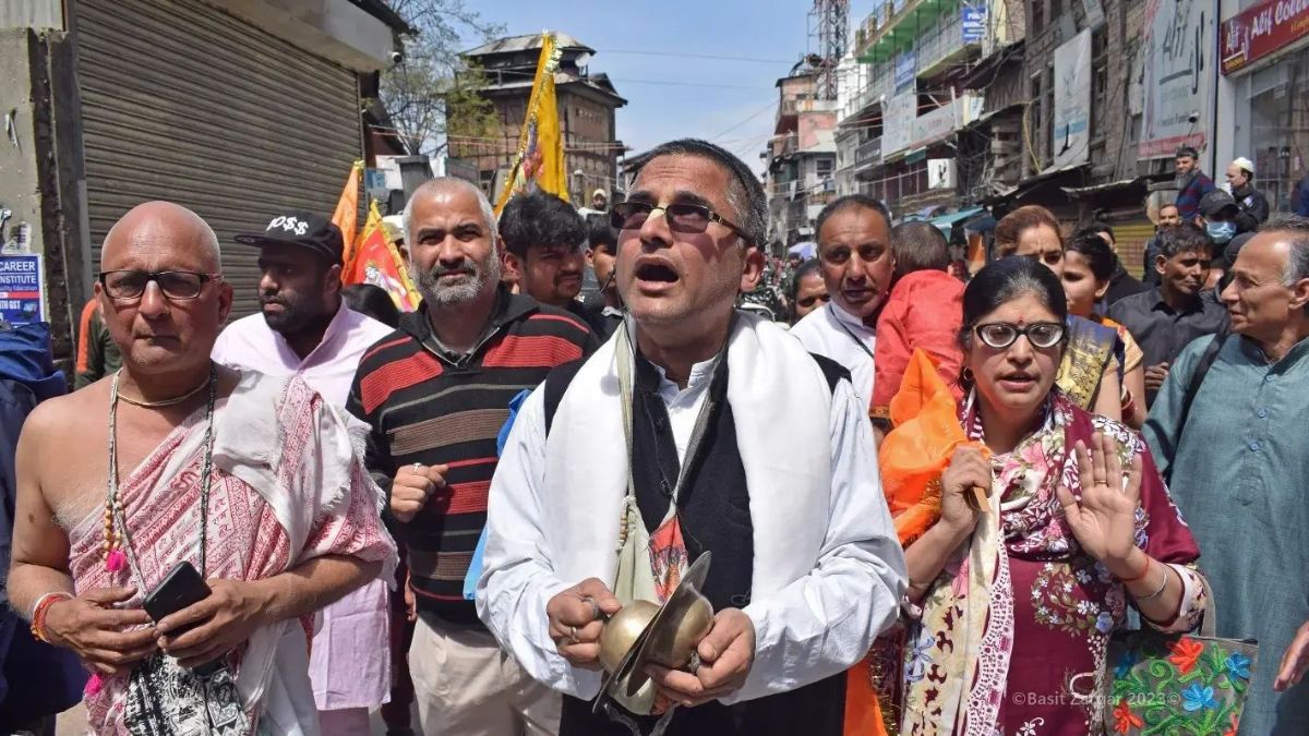 Devotees take out religious procession in Srinagar on the occassion of Ram Navami