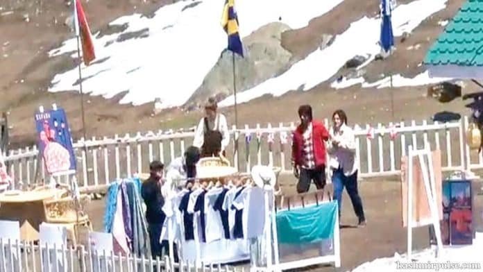 Shah Rukh Khan in Sonamarg for ‘Dunki’ shoot Shah Rukh Khan in Sonamarg for ‘Dunki’ shoot