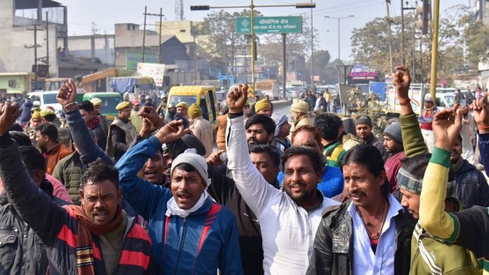 Truck drivers protesting against hit and run law in Ghaziabad on January 2 Truck drivers protesting against hit and run law in Ghaziabad on January 2