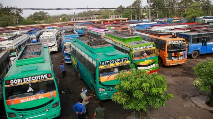 Jammu comes to standstill on the strike call of transporters Jammu comes to standstill on the strike call of transporters