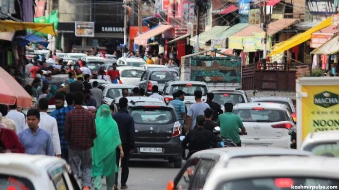 Traffic jam in Pulwama town