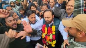 Heavy rain can’t dampen spirits as DDC Member Javed Rahim Bhat joins PDP