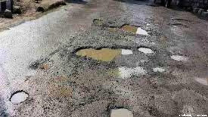 Pulwama’s Circular Road in dilapidated condition Pulwama’s Circular Road in dilapidated condition