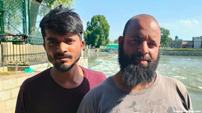 Brave local rescues 4-year-old boy from drowning in Srinagar's Jhelum River Brave local rescues 4-year-old boy from drowning in Srinagar's Jhelum River